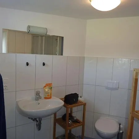 Modernly Furnished Holiday Home Near The Beach *